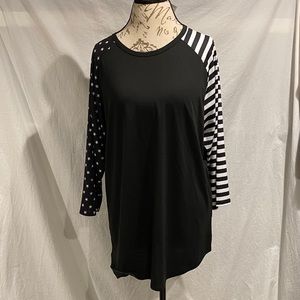 LulaRoe Randy T, NWT